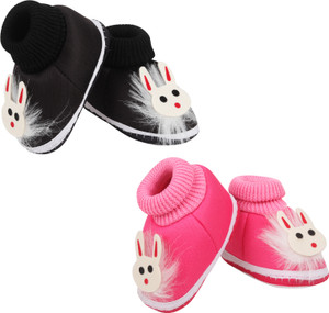 ASHISH TRADERS Booties