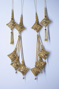 Ethnic at ease Bridal Heavy Lehenga & Blouse Latkan Combo Brooch