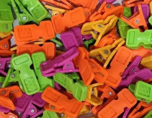 Stysol 30 Pcs Mix Color Plastic Cloth Hanging Clips Clothes Pegs Plastic Cloth Clips