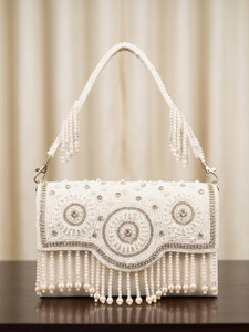 zarikaraft Party Cream Clutch