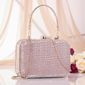 अपेरी पार्टी पीच क्लच