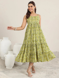 Shrivani Women Gathered Green Midi/Calf Length Dress
