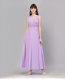 आयु महिलाओँ  के लिए बैंगनी ड्रेस