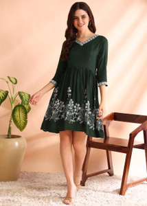 HIVA TRENDZ Women Fit and Flare Green Knee Length Dress