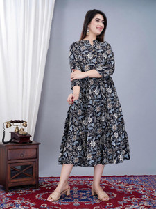 Gudwear Women Printed Flared Kurta