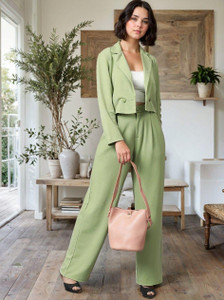 कोट्टी महिलाओँ  के लिए हल्का हरा ड्रेस