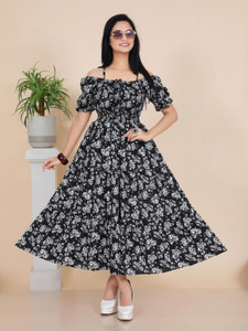 Deklook Women Fit and Flare Black Maxi/Full Length Dress