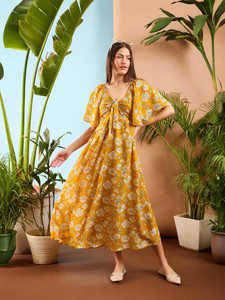 SASSAFRAS Women Fit and Flare Yellow, White Below Knee Dress