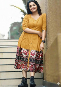 Muskan Fab Women A-line Yellow Below Knee Dress