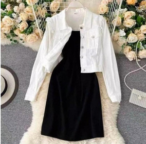 सिमरन कलेक्शन्स महिलाओँ के लिए काला, सफेद म्यान ड्रेस