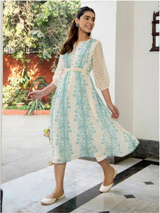 जनस्या महिलाओँ  के लिए सफेद, पीला, हल्का नीला फिट और चमक ड्रेस