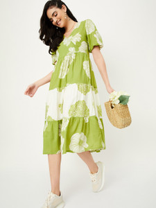 MAX Women A-line Light Green, White Midi/Calf Length Dress