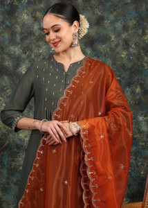 Var Vadhu Net Embroidered Women Dupatta