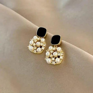 Hali fashion Korean Pearl Earrings Set Pearl Alloy Stud Earring