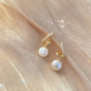 Exotique Exotique Pearl Drop Earrings Spiral Shaped Korean Earrings for Western Wear Alloy Stud Earring