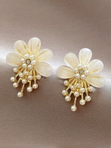 AKISON JEWELS Pearls White Flower For Women Floral Korean Crystal, Diamond, Cubic Zirconia Alloy Earring Set, Stud Earring