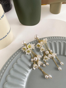 Aylana Gorgeous White Flower n Pearl Tassel Korean earrings Pearl Alloy Tassel Earring
