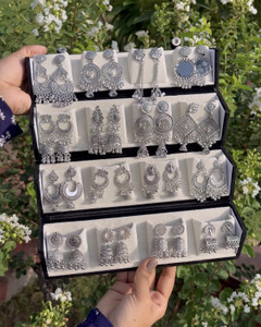 उरबंकिवी 16 Pair Oxidized Jhumka Box for Jhumki Earrings Collection with Foldable अलॉय Earring Set, Drops & Danglers