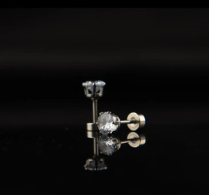 Crazy Fashion Silver Plated Glittering White Crystal Studs 2 Pcs Cubic Zirconia Metal Stud Earring