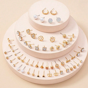 Daliva Set Of 30 Pairs Gold-Plated Trendy Crystal & Pearl Stud Earring for Women Cubic Zirconia Alloy Stud Earring