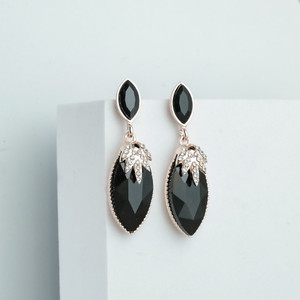 इफकारा Stylish Fancy Party wear Earring for women & girls अलॉय Drops & Danglers