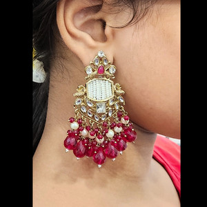 अजरजेम्स Green Gold-Plated Jhumka Earrings with Green Beads and White Pearls for Women अलॉय Earring Set