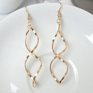 Ethonica Design of Wave-Sensing Curve of Minimal Spiral Bending Ear Nails Earrings Alloy Stud Earring