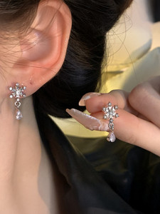 AKISON JEWELS Snowflake Flower Earrings For Women Floral Earrings For Women Korean Earrings Crystal, Diamond, Cubic Zirconia Alloy Earring Set, Drops & Danglers, Stud Earring