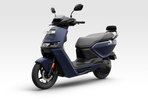 Ather Rizta Z 3.7 kWh Battery with Pro Pack Booking for Ex-Showroom Price (with Duo Charger, Pangong Blue Mono)