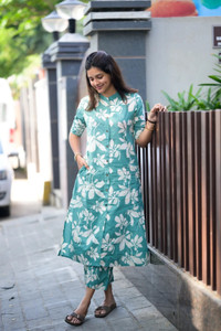 YAGNIK FASHION Women Kurti Palazzo Set