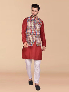 Svatantra Men Kurta Pyjama Ethnic Jacket Set