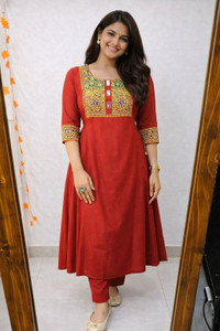 The Queen Fashion Women Kurta Pant Set