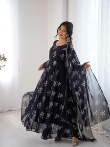 SHIFAAKAT Women Kurti Dupatta Set