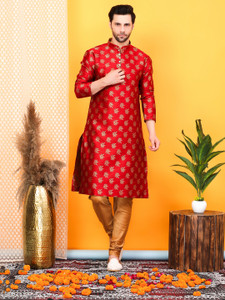 Larwa Men Kurta Churidar Set