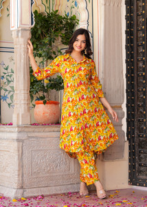 NAMA Women Kurta Pant Set