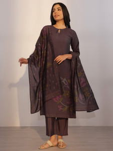 LIBAS Women Kurta Pant Dupatta Set - Image 6