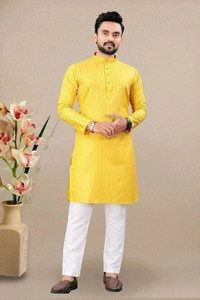 VALAKI Men Kurta Pyjama Set