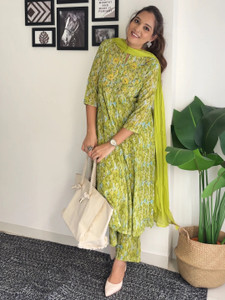 Janasya Women Kurta Pant Dupatta Set