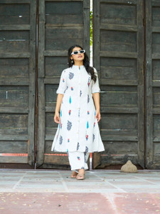 YAGNIK FASHION Women Kurti Palazzo Set