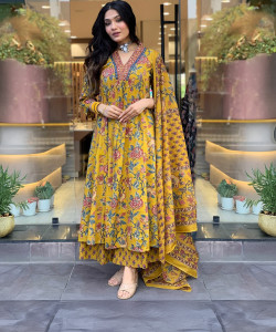 Divastri Women Kurta Palazzo Dupatta Set