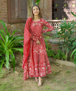 LIBAS Women Kurta Churidar Dupatta Set