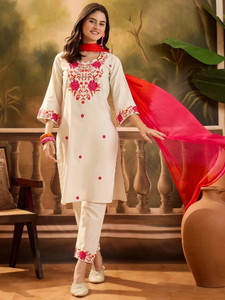 Youthnic Women Kurta Pant Dupatta Set - Image 6