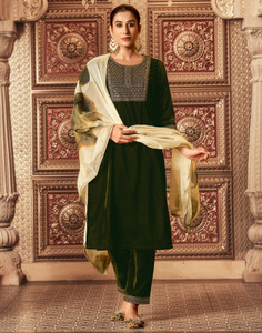 Skylee Women Kurta Pant Dupatta Set
