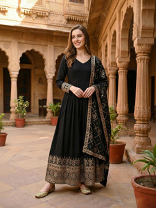 DSK STUDIO Women Kurta Dupatta Set