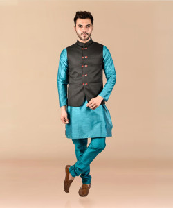 Svatantra Men Kurta Pyjama Ethnic Jacket Set
