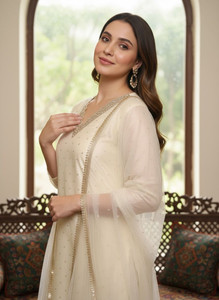 AVANSHEE Women Kurta Pant Dupatta Set