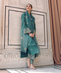 Divastri Women Kurta Palazzo Dupatta Set