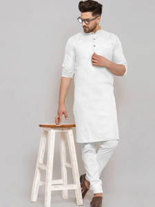 VINAARI Men Kurta Pyjama Set