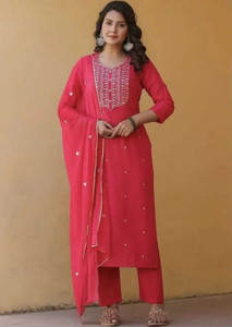 MAITRISHAKTI Women Kurti Pant Dupatta Set
