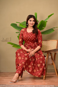 77Taj7 Women Kurta Pant Set